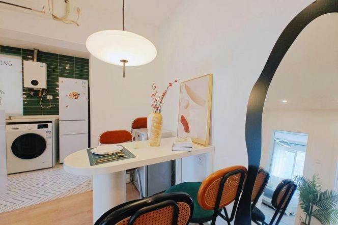 Modern & Good Price 2 br next JiaoTong University . easy to L 1/9/11 XuJiaHui St.