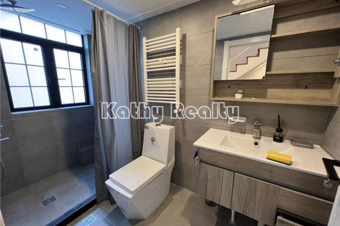 High ceiling 2BR 2Bath wall heating Huaihai Rd 13.5k