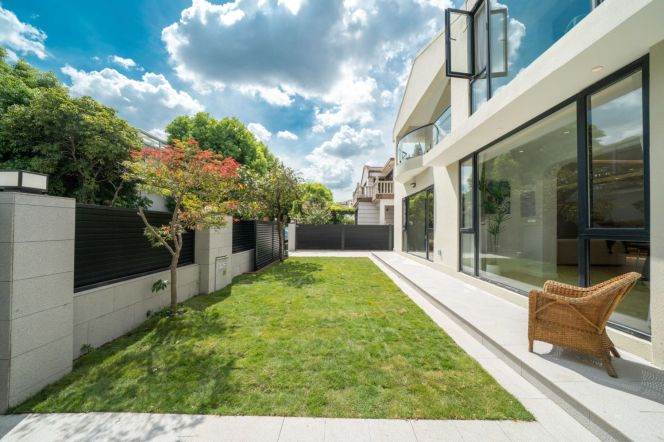 Detached Villa | Terrace | Private Yard | 15 mins to Metro Line 2 & 17 | NECC (Shanghai)