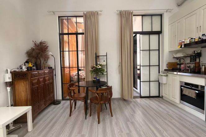 Bright 1+1Br/1Lr/1Bt apt nr South shanxi rd,M1/10/12