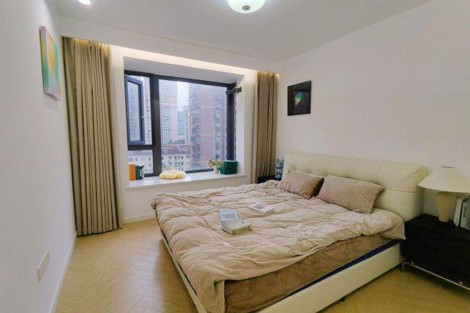 Modern & Bright 1 br in Jing'an Center. easy to L 14 WuDing Rd St + L 7  ChangPing Rd St 