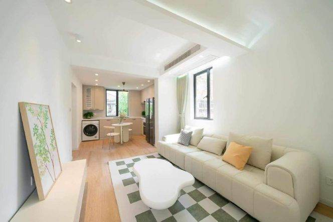 Jiangsu rd/bright 1br 1lr+open balcony/with central AC/bathtub,@L11/2