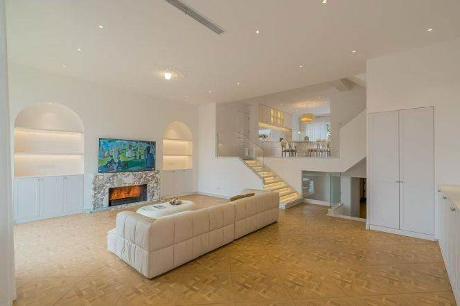 modern big 5brs duplex apartment big living room big open kitchen in Gubei