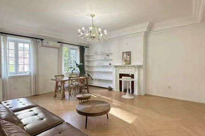 jiangsu rd 80 sqm charming old house &balcony 10.5K
