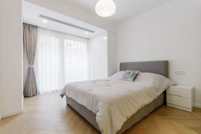 Nice 1+1BR with yard nr jiang su rd station