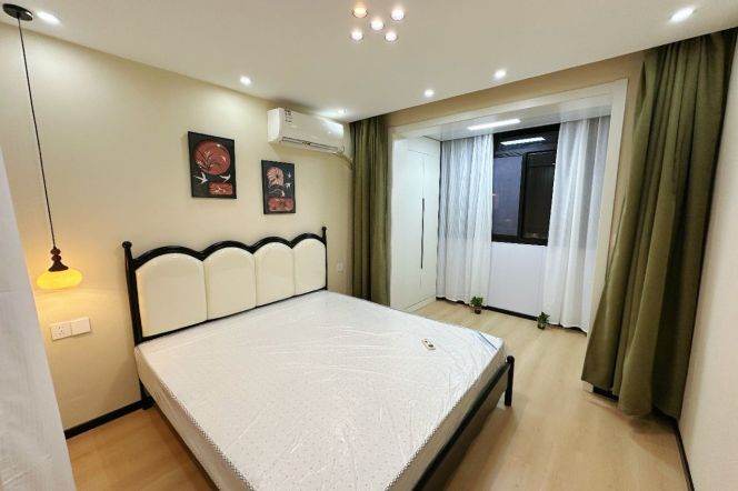 Zhongtan rd/Modern 1br 1lr/bright room/big living room,@L3/4