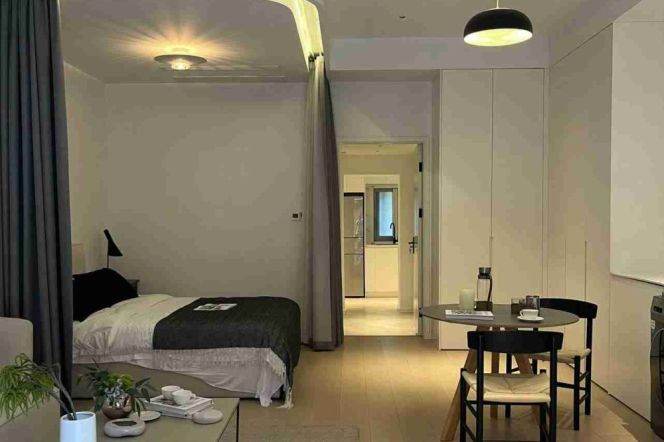 Spacious&Modern&Bright 1Bdr 1Bath Apt+West Nan Jing Rd CBD+Large Terrace