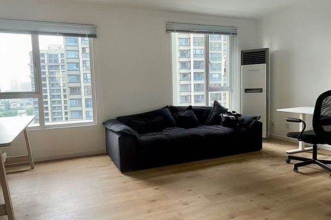 Bright 2BR 2baths APT Lift Jiashan Rd 16.8k