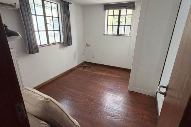 2 brs near L1/L10/L12 south shaanxi rd station