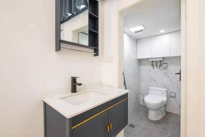 Cozy 1BR @Yongkang rd&IAPM& L10/1/12 