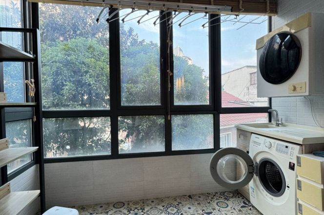Beautiful 1BR lane house | Jing'an Temple & Changping rd | Green view
