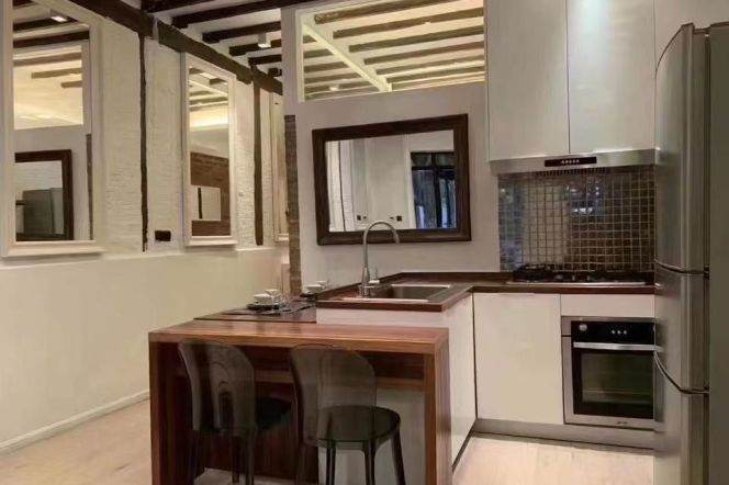 Cozy 1br old house with yard nr Changshu Rd Line 1&7