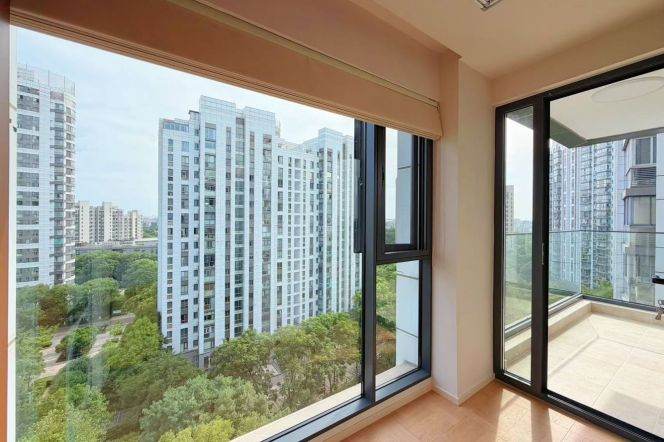 One Elevator Per Household Luxury 3-Bedroom Flat at Wanyuan City Langjun, Gumei Minhang 