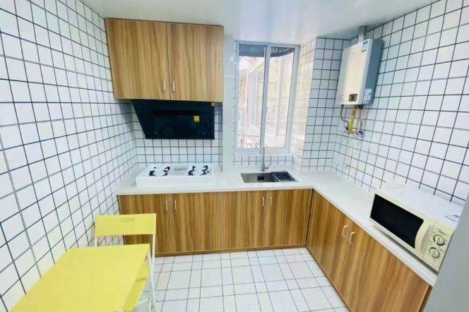 modern  2BR/living room line 2/11 jiangsu rd metro 