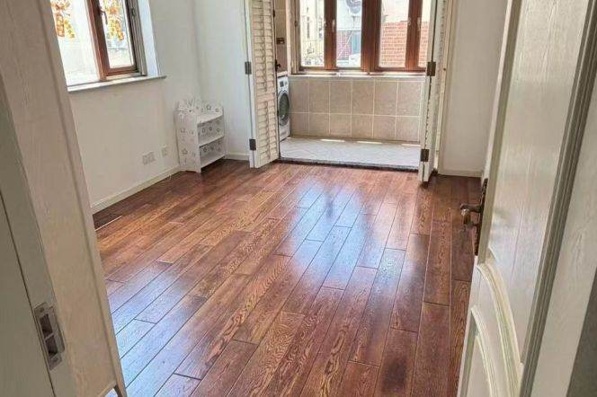 Changshu Rd,wuyuan rd cozy&bright 2Br wt high ceiling,oven,dishwasher