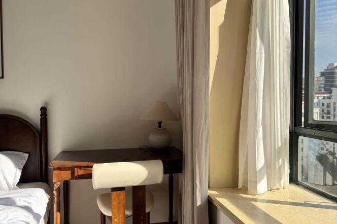 Spacious &Sunny 2Br | Zhongshan Park Metro L2/3/4 | Elevator + big balcony+heating