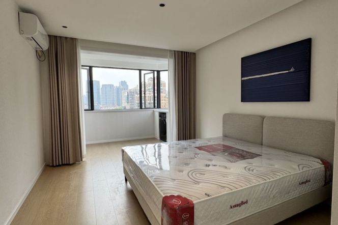 Spacious&Modern&Sunny 1Br + Elevator | New renovation | Xujiahui