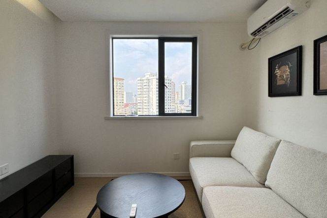 Spacious&Modern&Sunny 1Br + Elevator | New renovation | Xujiahui