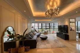  270-Degree Three-Side Lit 3+1-Bedroom Luxury Flat in Gubei