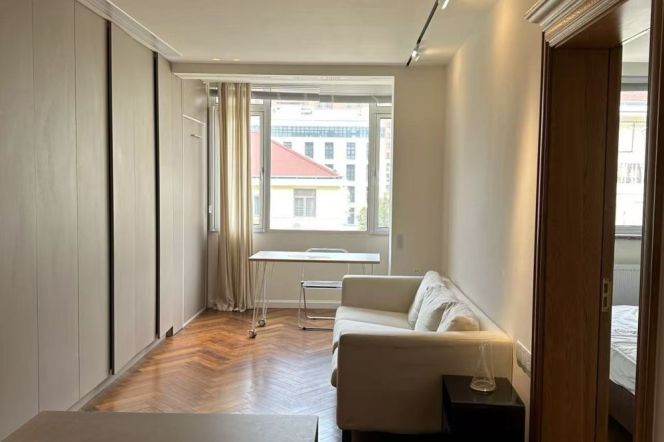 Zhaojiabang rd 1BR apartment