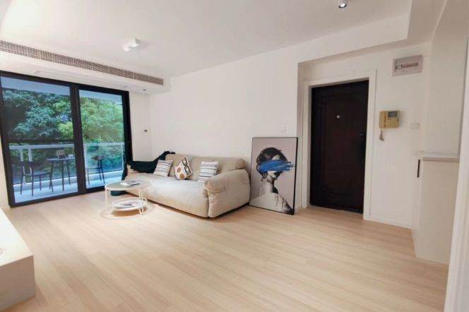 Elegant+Elevator+Balcony 2Brs L15