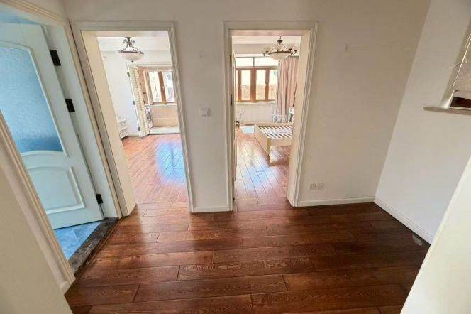 Changshu Rd,wuyuan rd cozy&bright 2Br wt high ceiling,oven,dishwasher