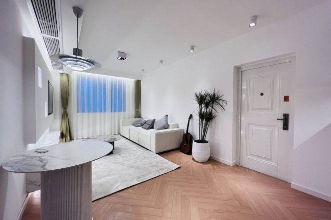 Open balcony+spacious 1br 2lr/elevator/bright room,West Yan'an rd@L3/4