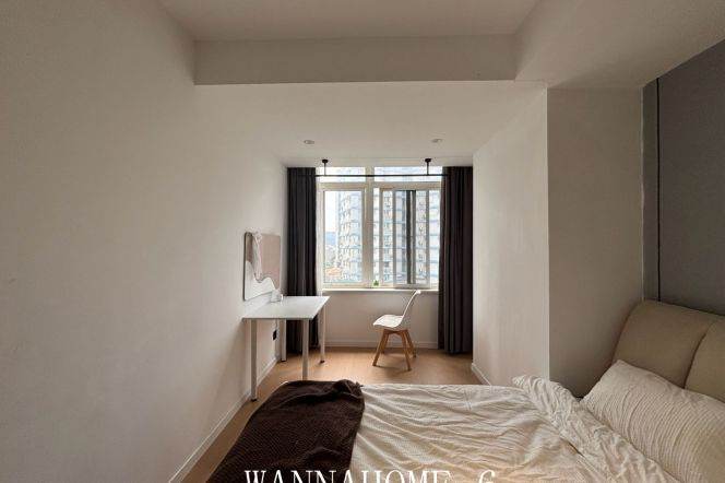 6.9K+Can Short-term Rent+ Spacious 1Bdr 1Bath Apt+Elevator+West NanJing Rd CBD+Stunning View