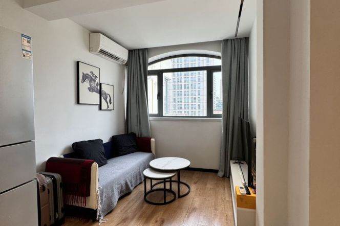 Modern 1Br+Heating+Elevator  | Next to L7 Changping Rd & Jing'an Temple |7.6K