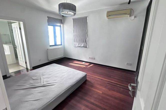 Huashan/Urumqi rd wall heating 2br/2lr/1ba apt with terrace; L2/7/14