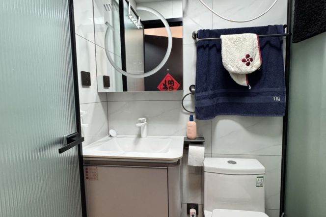 Modern 1Br+Heating+Elevator  | Next to L7 Changping Rd & Jing'an Temple |7.6K