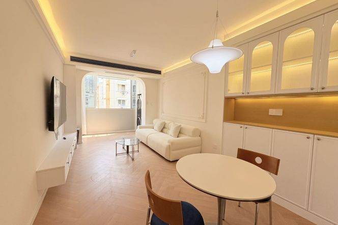 Newly renovated 1br Nr Zhongshan park M2/3/4