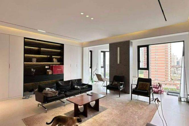 4Bdrs 2Baths 180sqm Apt/Spacious&Modern&Bright /Line 11/13Longde Rd/Nice Compound