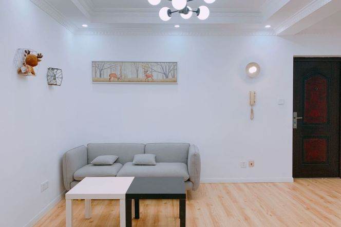 Cozy room near People's square, m-lines 1/2/8, close to SISU. advance booking accepted 