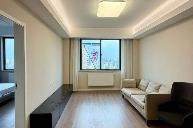 Elevator 2br @L7/9 Zhaojiabang Road St,high-rise view