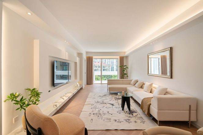  Wutong Boulevard 3-Bedroom Flat at Xinhua Century Garden, Near Jiao Tong University