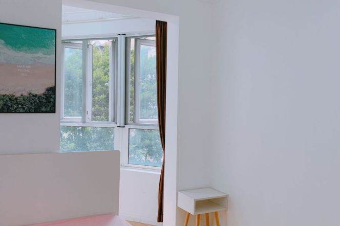 Cozy room near People's square, m-lines 1/2/8, close to SISU. advance booking accepted 