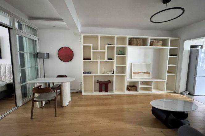 Tasty 1br in quiet nice compound,10 minutes walk to Hengshan Road,Line1