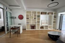 Tasty 1br in quiet nice compound,10 minutes walk to Hengshan Road,Line1