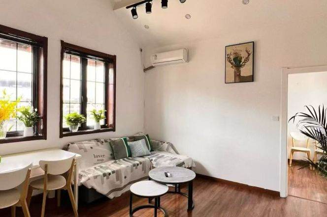 Middle Huaihai rd 2BR apartment