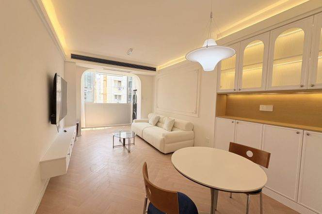 Newly renovated 1br Nr Zhongshan park M2/3/4