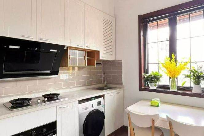 Middle Huaihai rd 2BR apartment