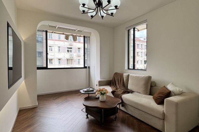 Bright 1BR Apt | Hongqiao rd metro L3/4/10 | Central AC+Heating +Newly renovated