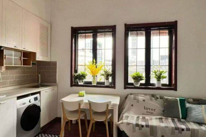 Middle Huaihai rd 2BR apartment