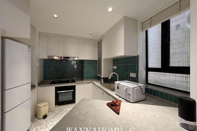 8.5K+1Bdr 1Bath Apt+Elevator+Xu Jia Hui CBD +Wall Heating+Spacious+Modern+Large Storage