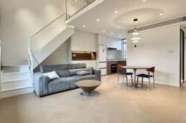 West Nanjing rd newly renovated 1 br old house &central AC 12K
