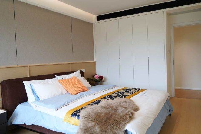  SuZhou Creek Frontline Riverview 3-Bedroom Tower Unit at Brilliant  City