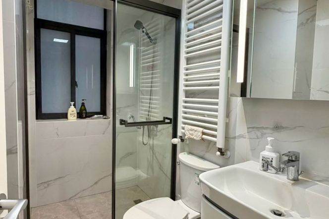 Elevator 2br @L7/9 Zhaojiabang Road St,high-rise view