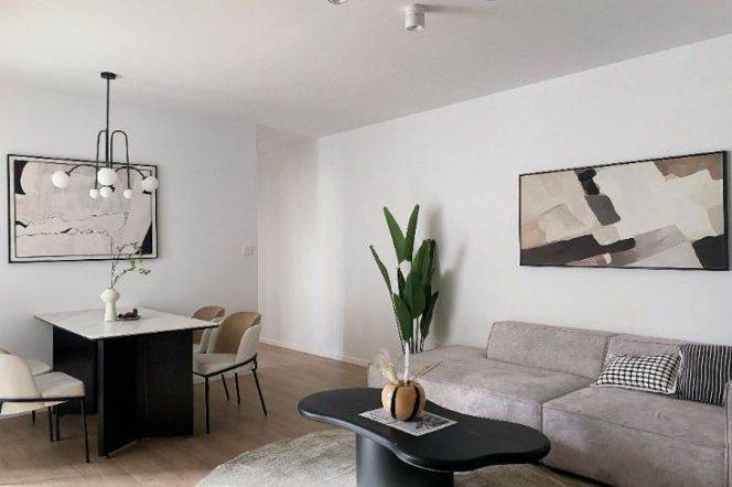2BR elevator apt with floor heating @Xujiahui CBD 