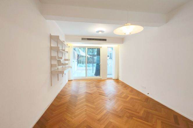 Wulumuqi rd 4 br unfurnished  townhouse&floor heating &yard 